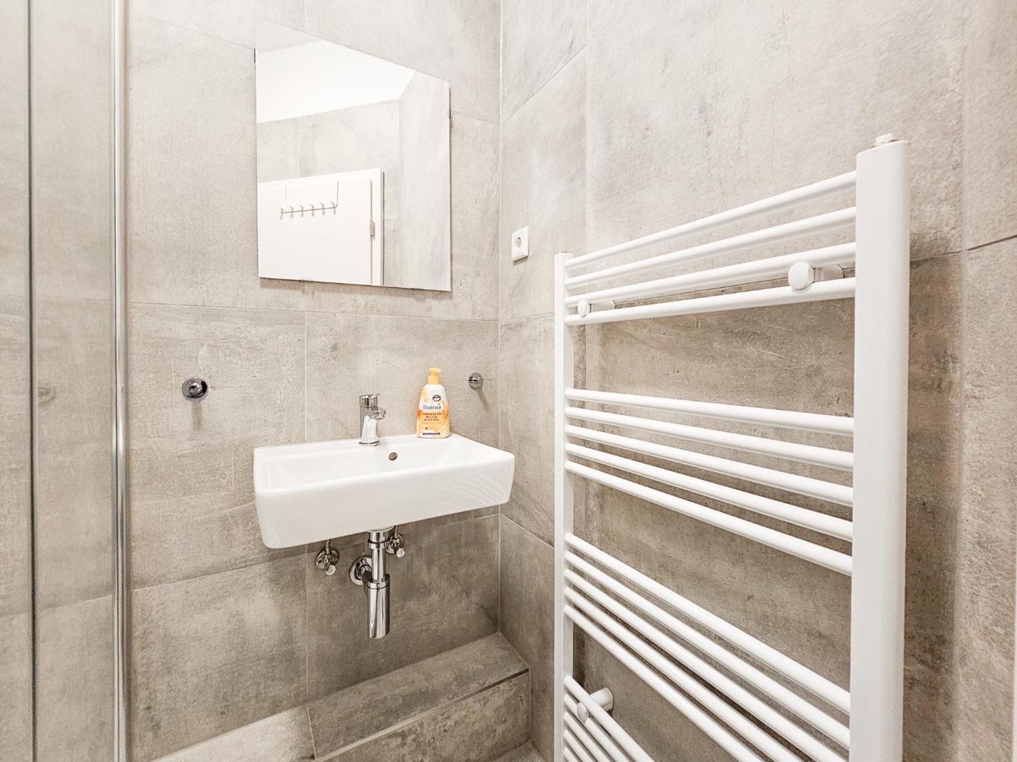 Raj Living - - 15 Min Zur Messe Dus * Dusseldorf