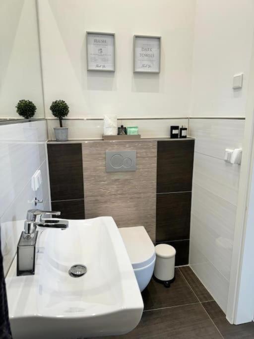 Homestay Heaven Homes - 5 Min Bis Zur Duesseldorfer Innenstadt *