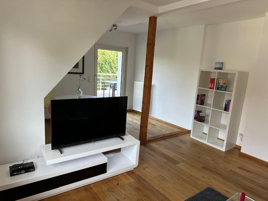 2-zimmerwohnung Mit Terrasse * Dusseldorf