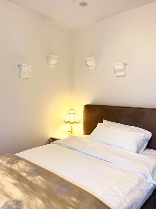 Gartensuite In Duesseldorf, 10 Min Zur Messe Apartment *