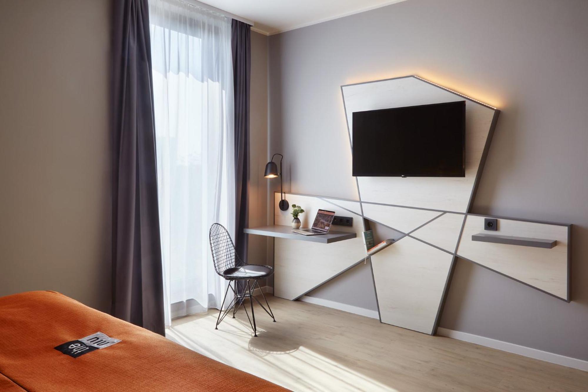 Hotel - The Niu, Hub Messe By Ihg
