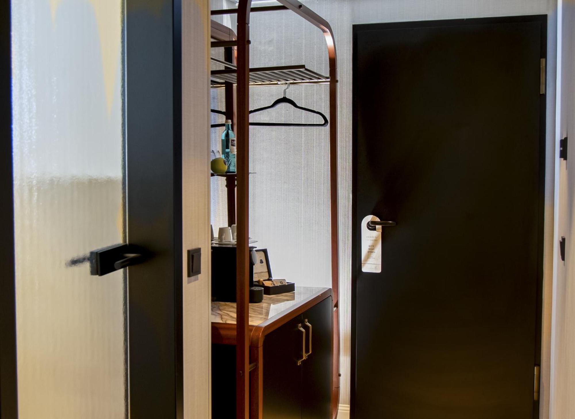Hotel Muze - Handwritten Collection 4*