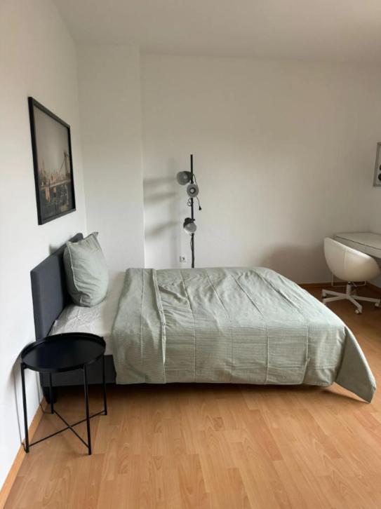 4 Bedroom In Fancy Oberkassel Apartamento