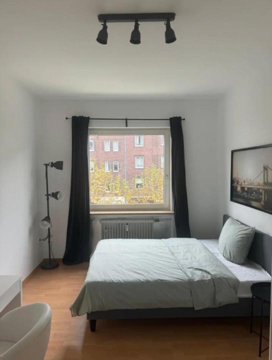 Apartamento 4 Bedroom In Fancy Oberkassel Düsseldorf