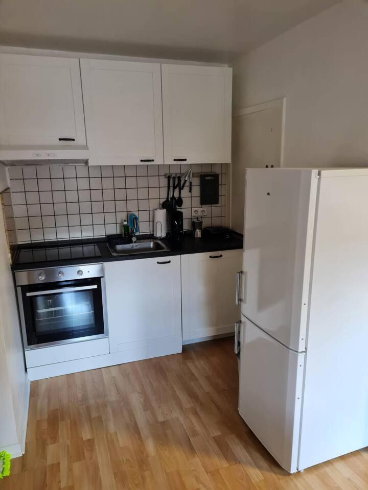 Delight: Prime Location Near Iconic Landmarks * Dusseldorf