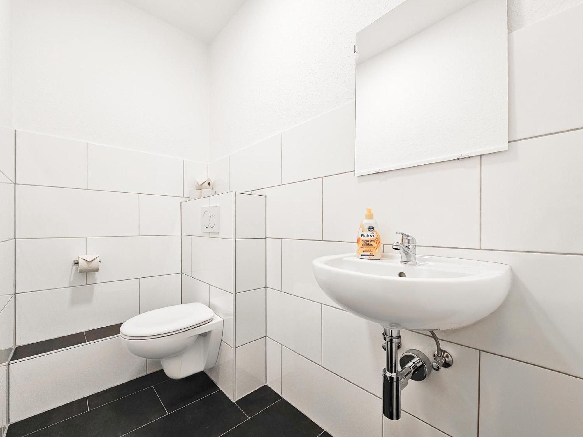 Raj Living - Center With 5 - 10 Min Messe Dus Apartment *