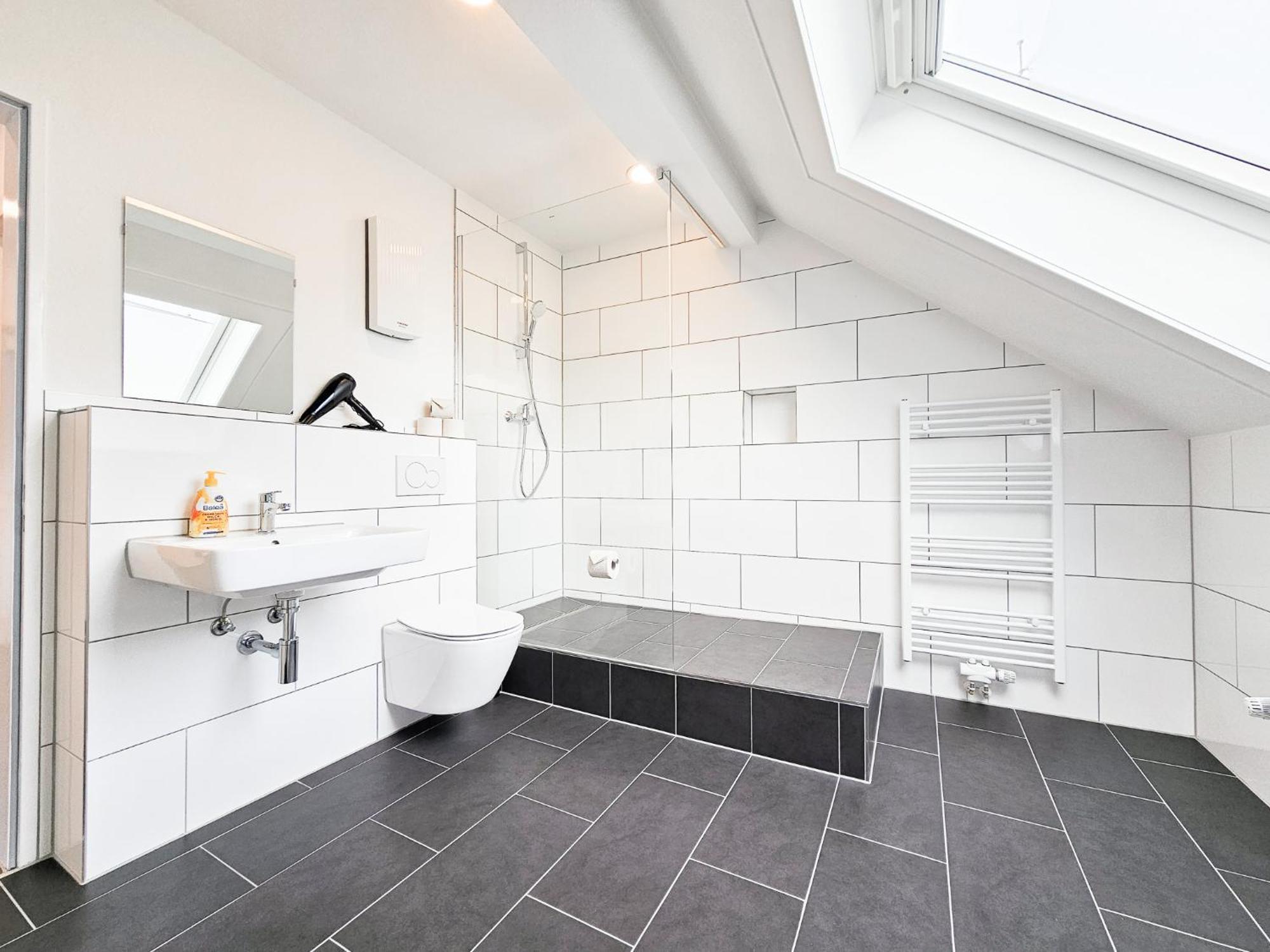 Apartment Raj Living - Center With 5 - 10 Min Messe Dus *