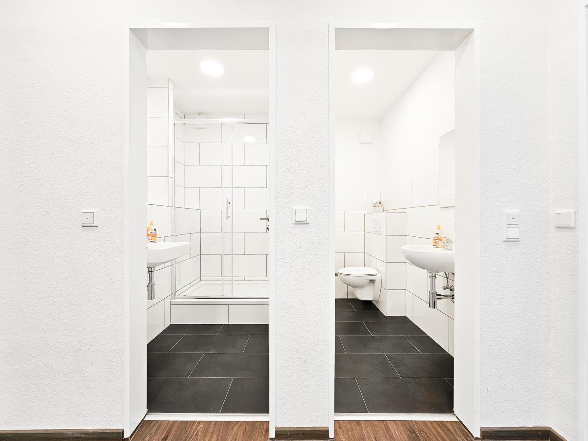 Raj Living - Center With 5 - 10 Min Messe Dus