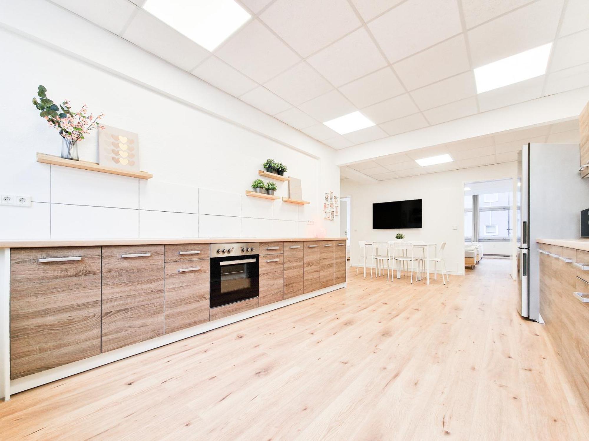 Raj Living - Center With 5 - 10 Min Messe Dus Apartment *