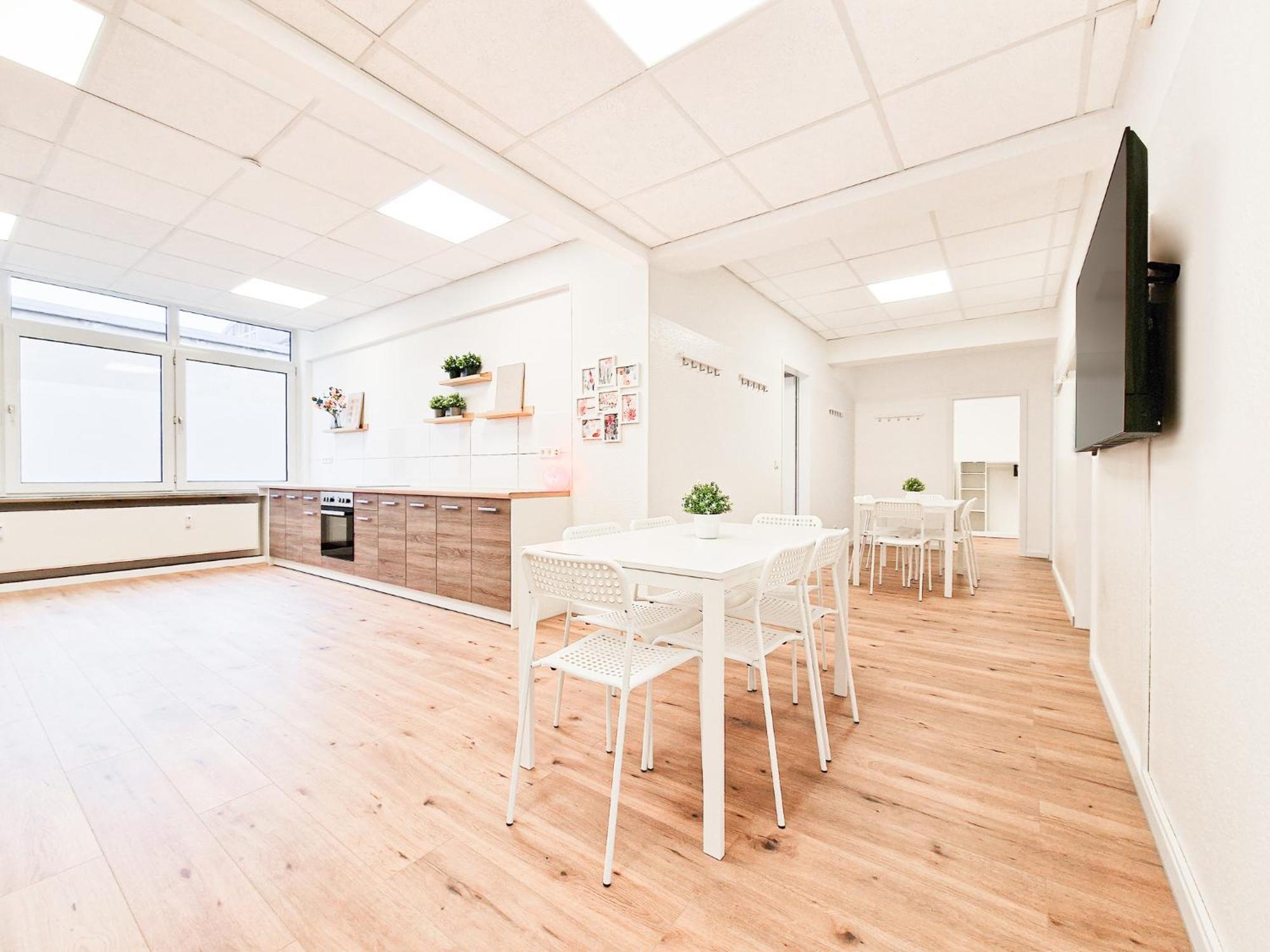 Raj Living - Center With 5 - 10 Min Messe Dus Apartment Dusseldorf