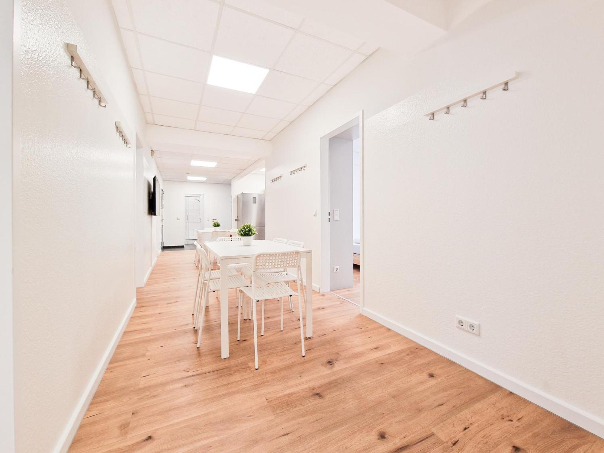 Apartment Raj Living - Center With 5 - 10 Min Messe Dus