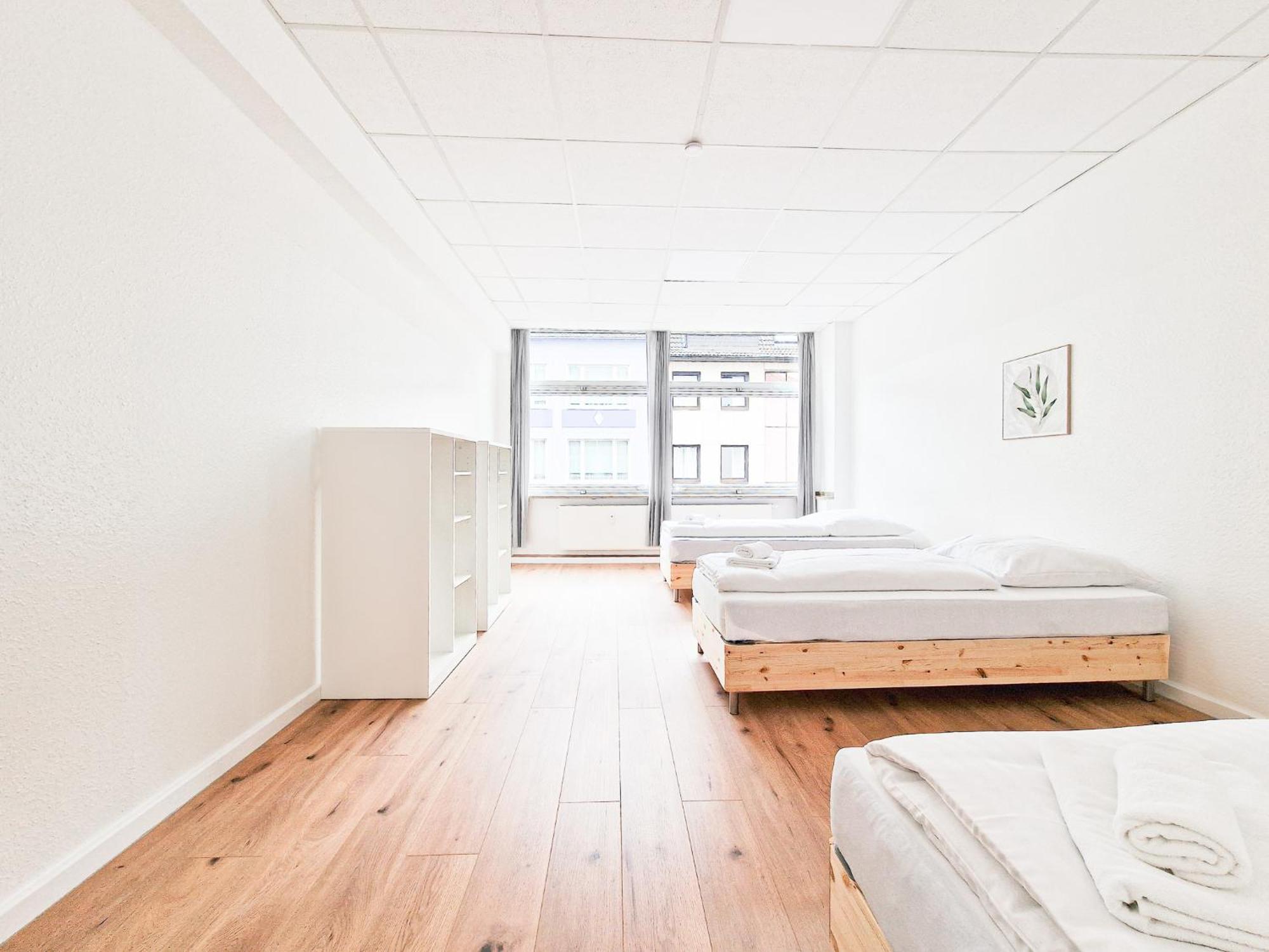 Raj Living - Center With 5 - 10 Min Messe Dus Apartment *