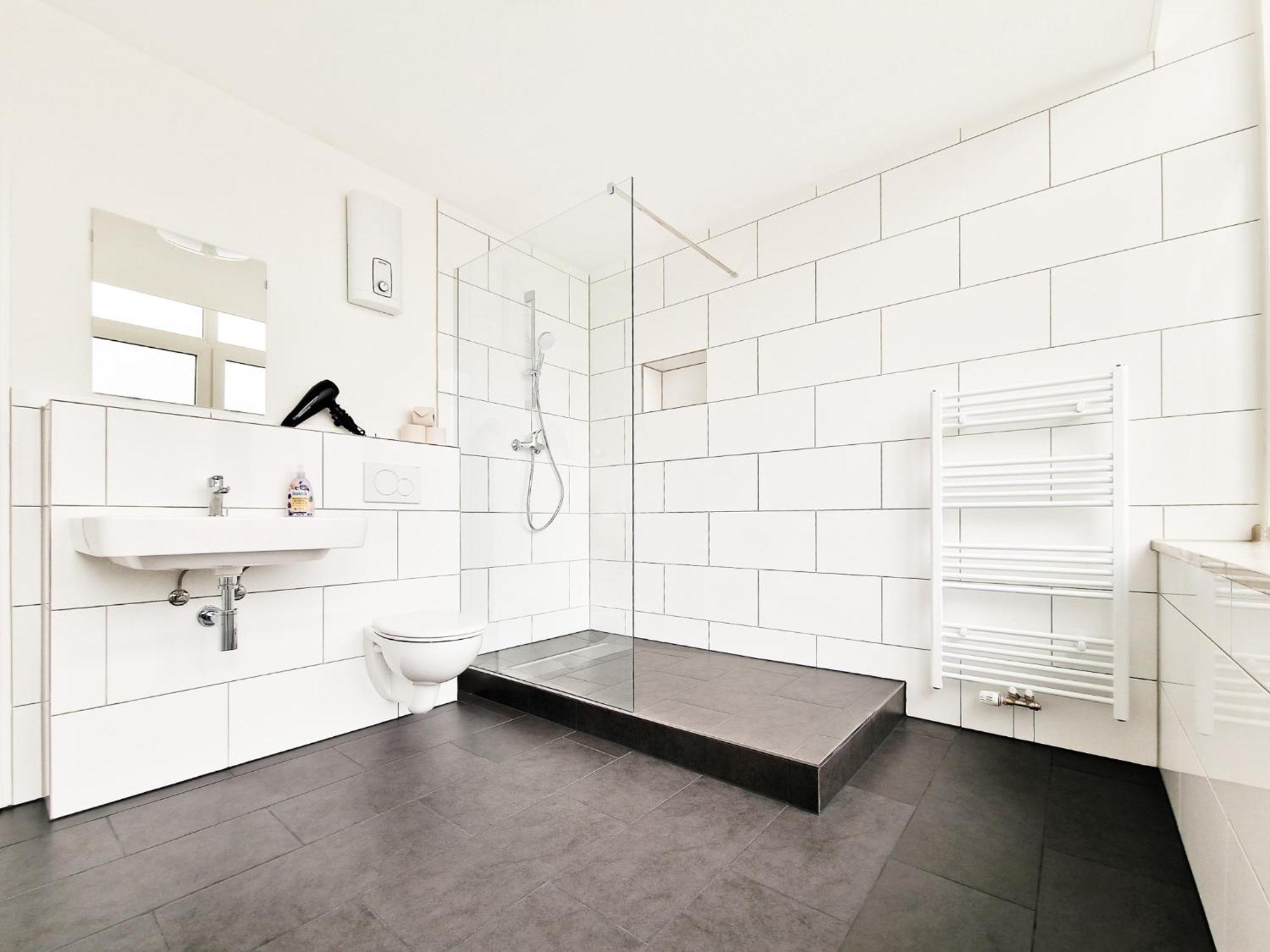 Raj Living - Center With 5 - 10 Min Messe Dus Dusseldorf