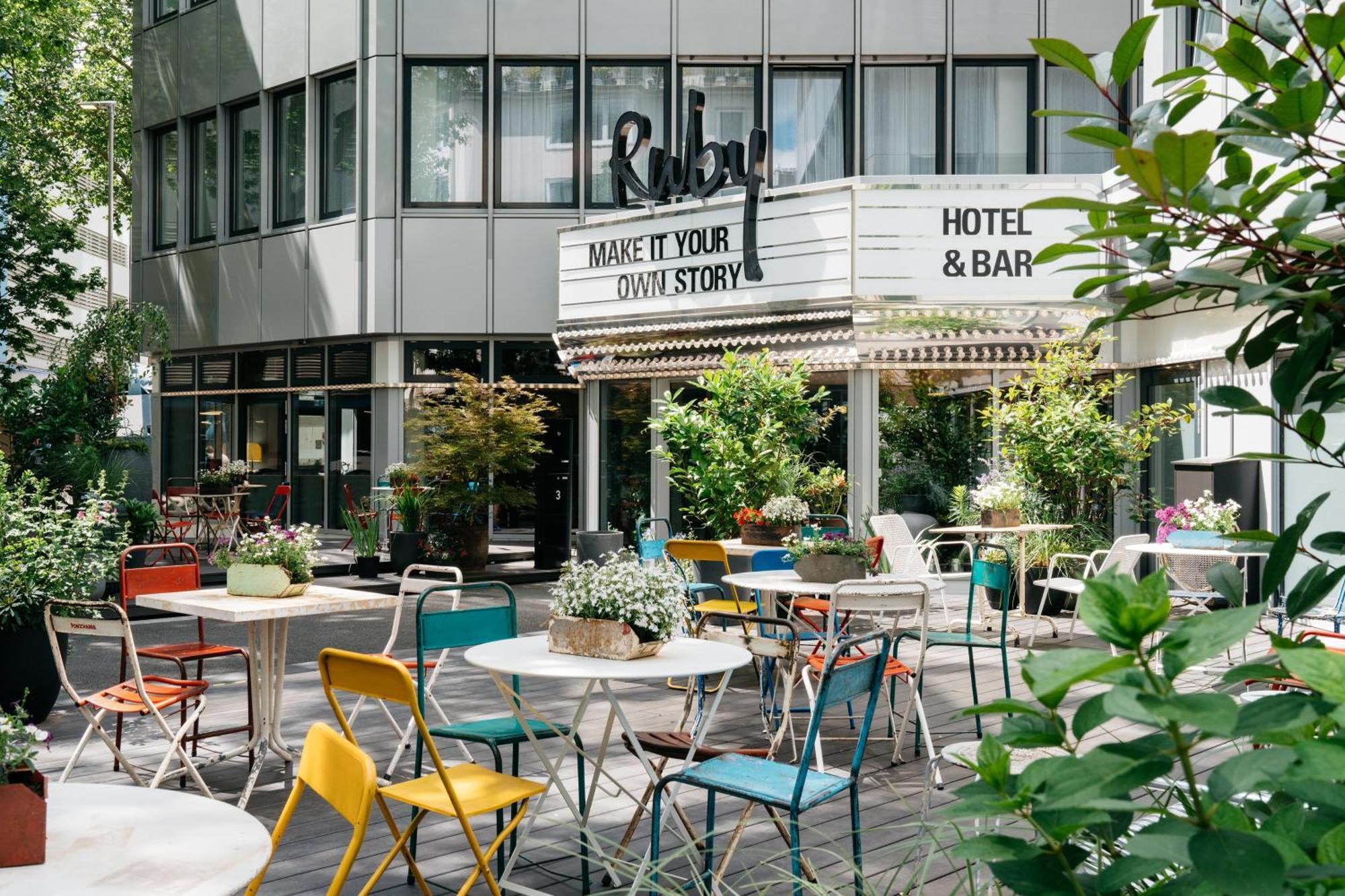 Ruby Leni Hotel
