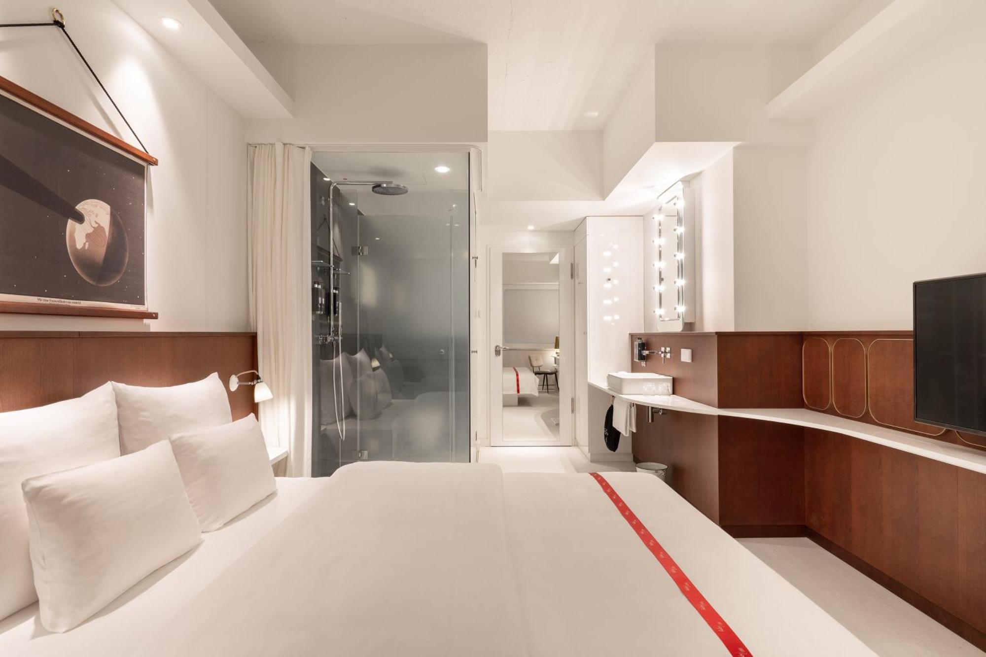 Ruby Luna 4* Dusseldorf