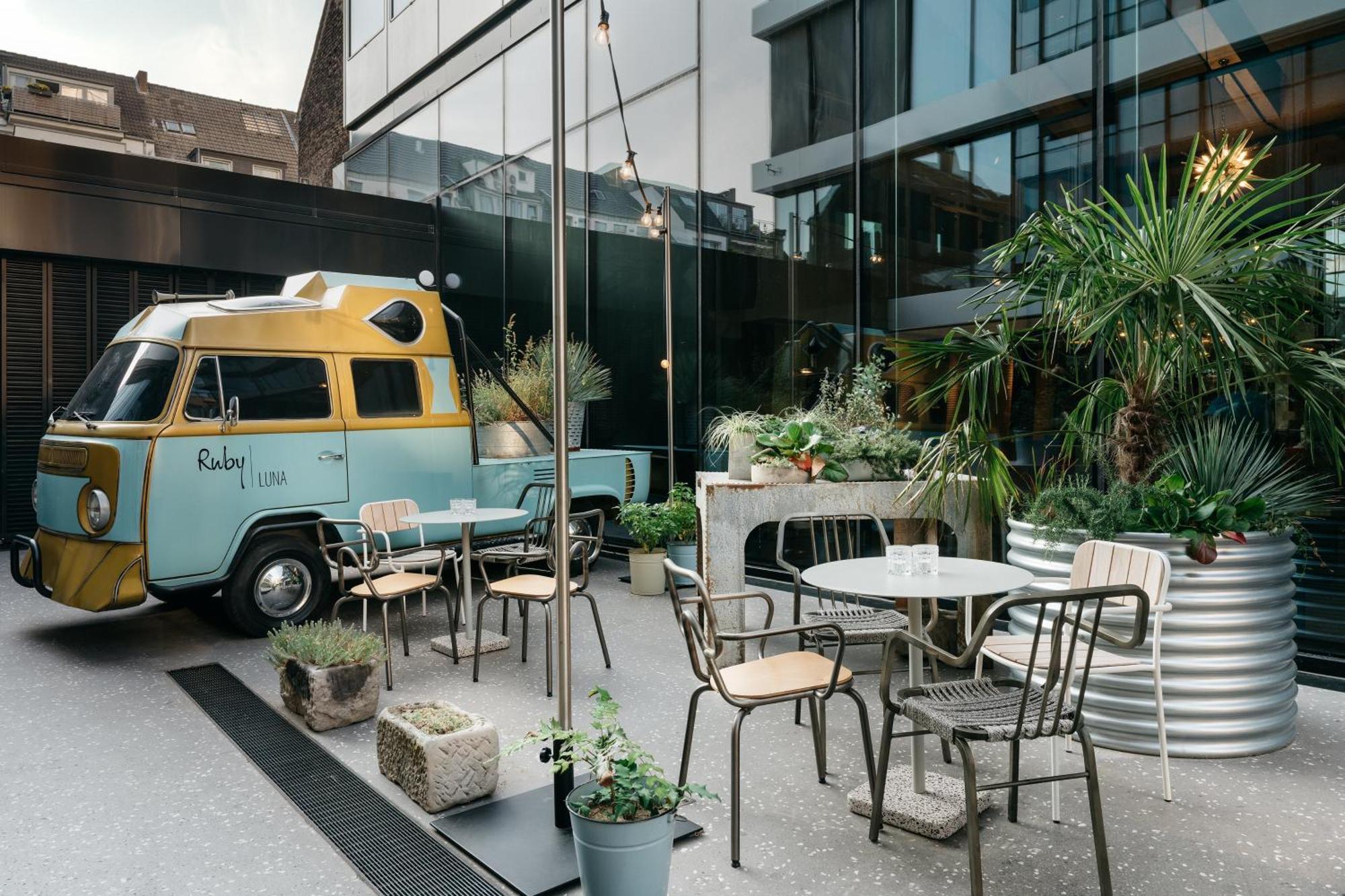 Ruby Luna Dusseldorf