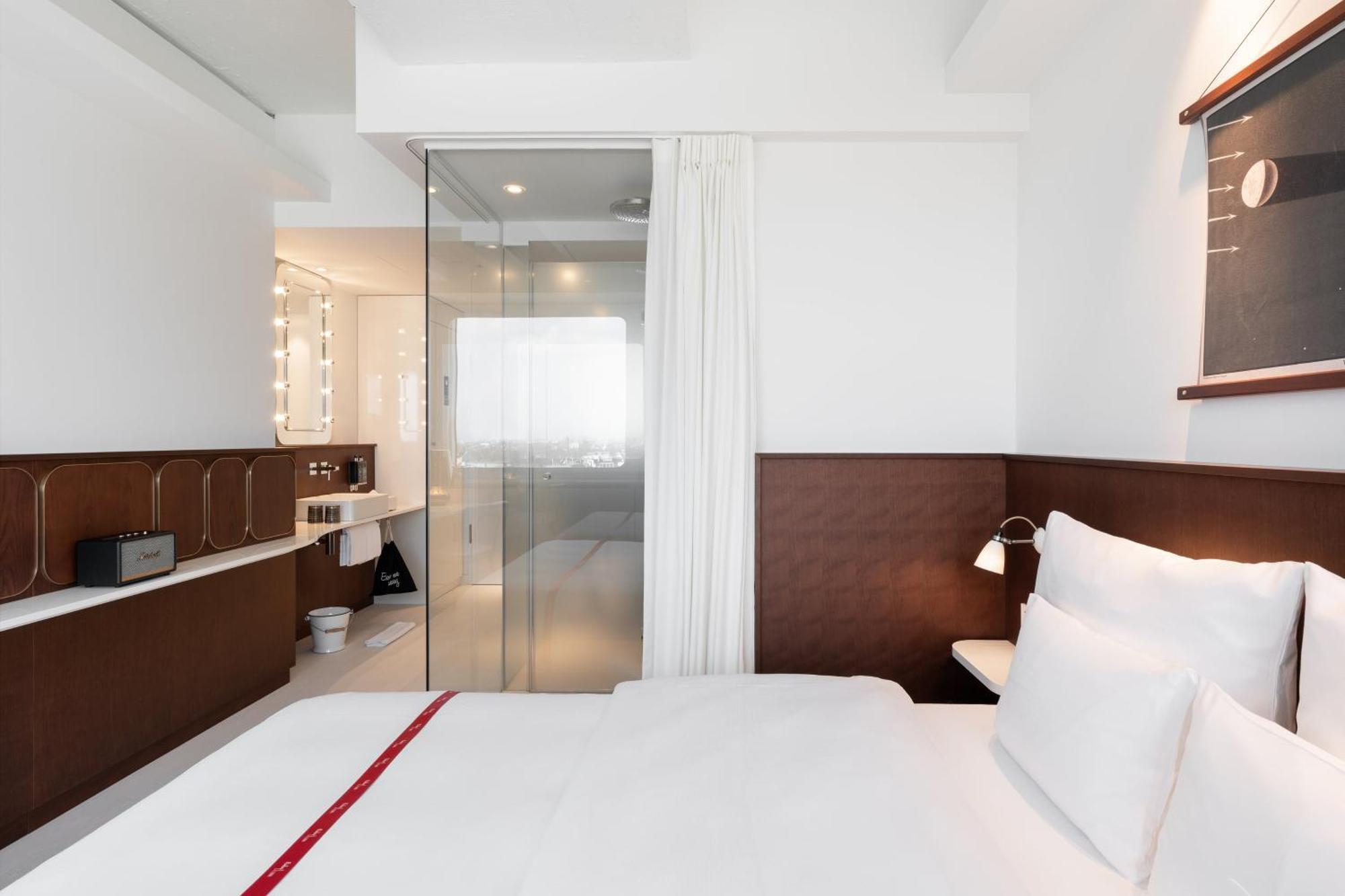 Ruby Luna 4* Dusseldorf