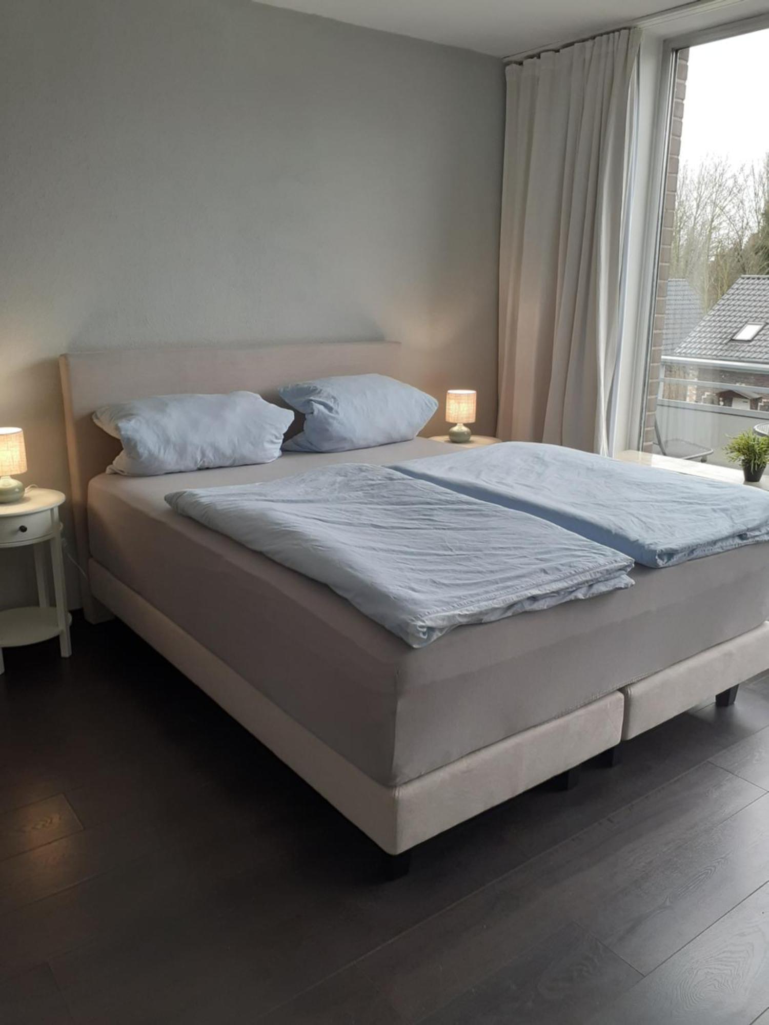 Am Park Apartment *