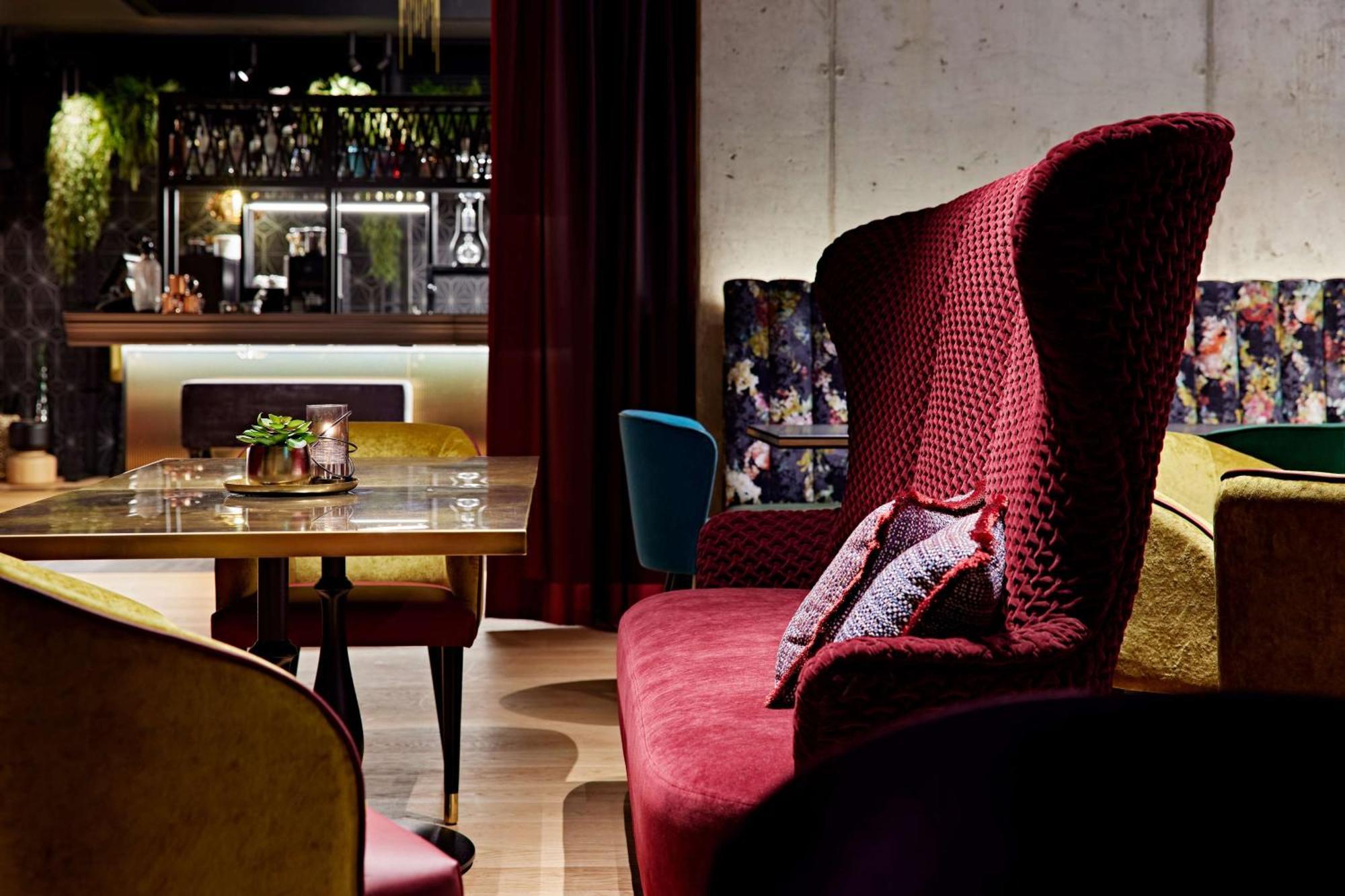 Me And Oberkassel, By Hyatt 4* Dusseldorf