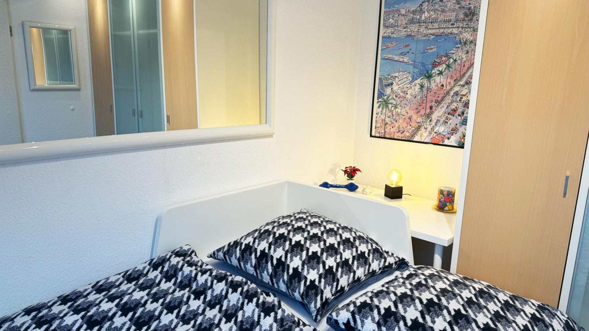 Modern Luxury Duplex In Duesseldorf-benrath *