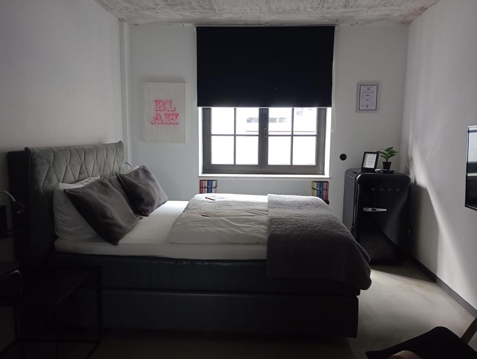 Apartment Square 20 *