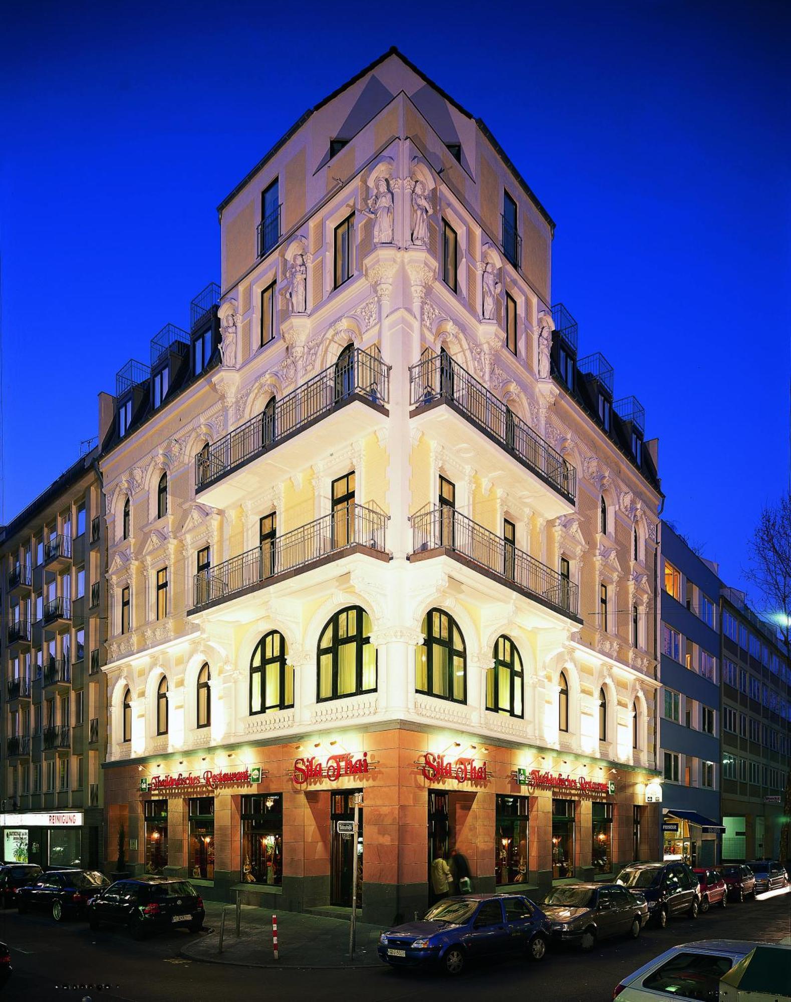 Devin Art Hotel