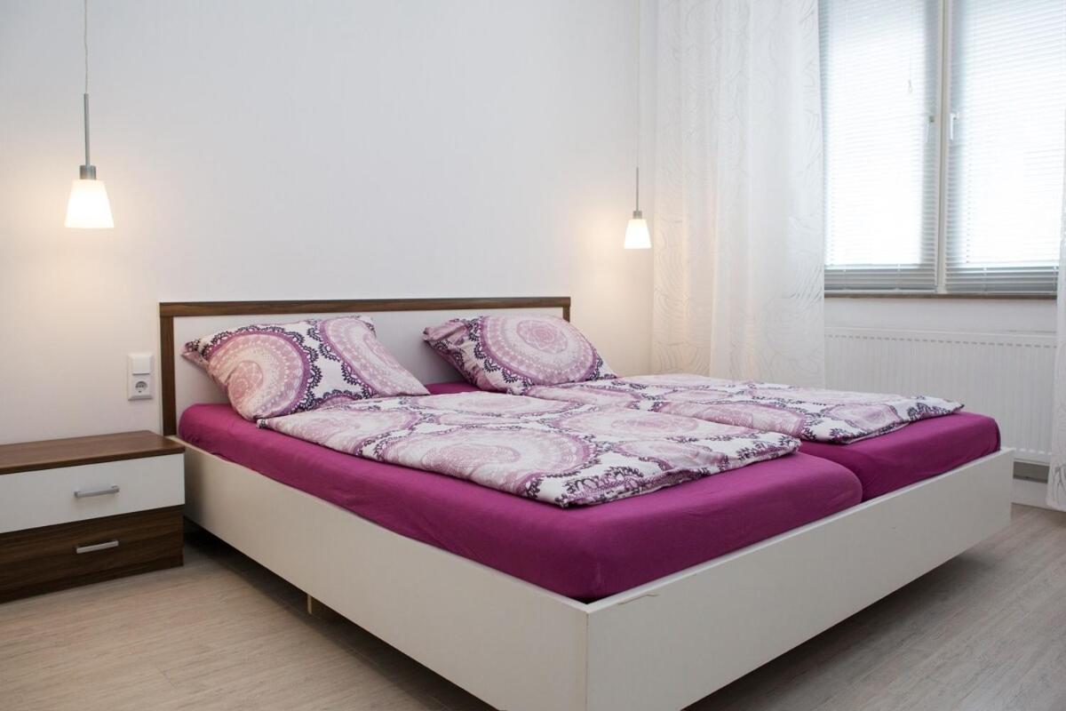 Stylish At Station Apartment Dusseldorf