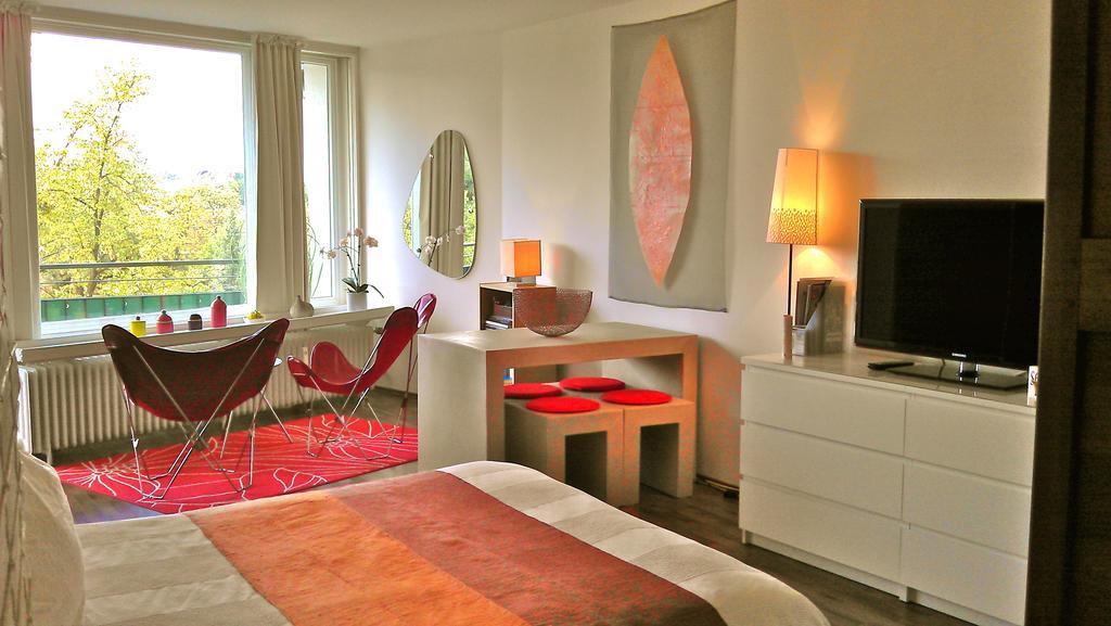 Cocoon-apartment * Dusseldorf