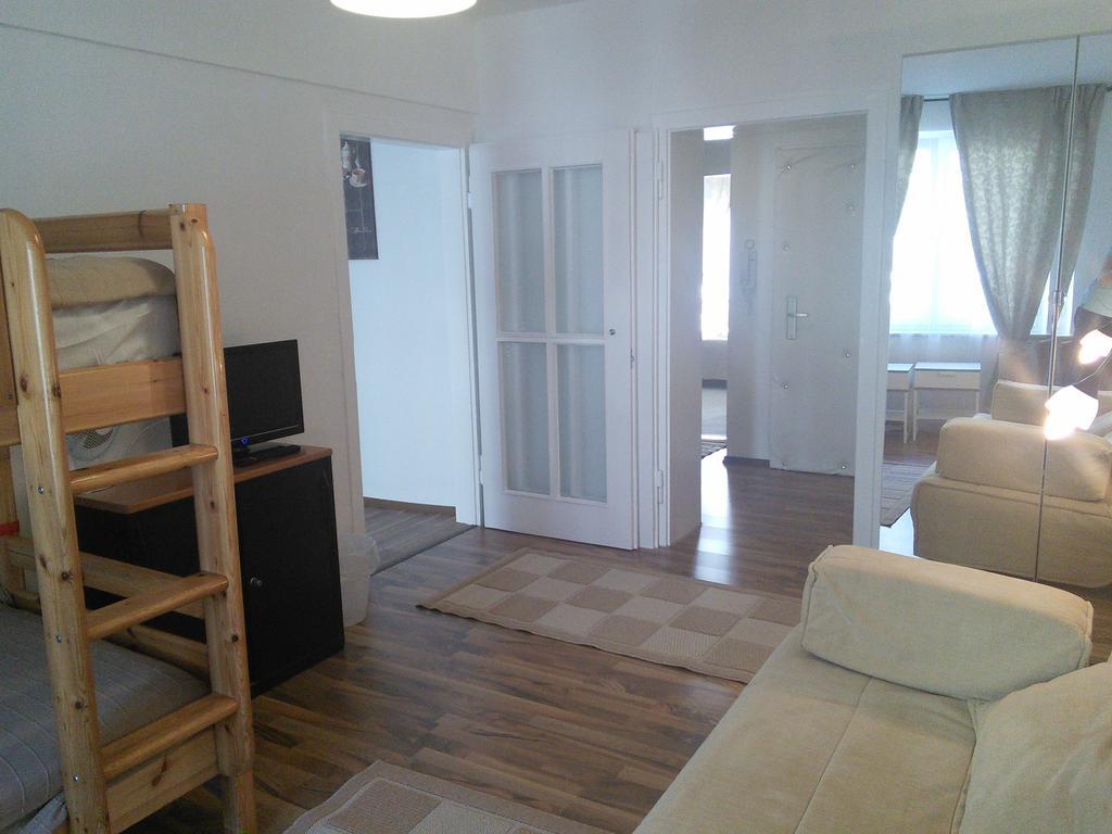 Apartment Messewohnung In Rath *