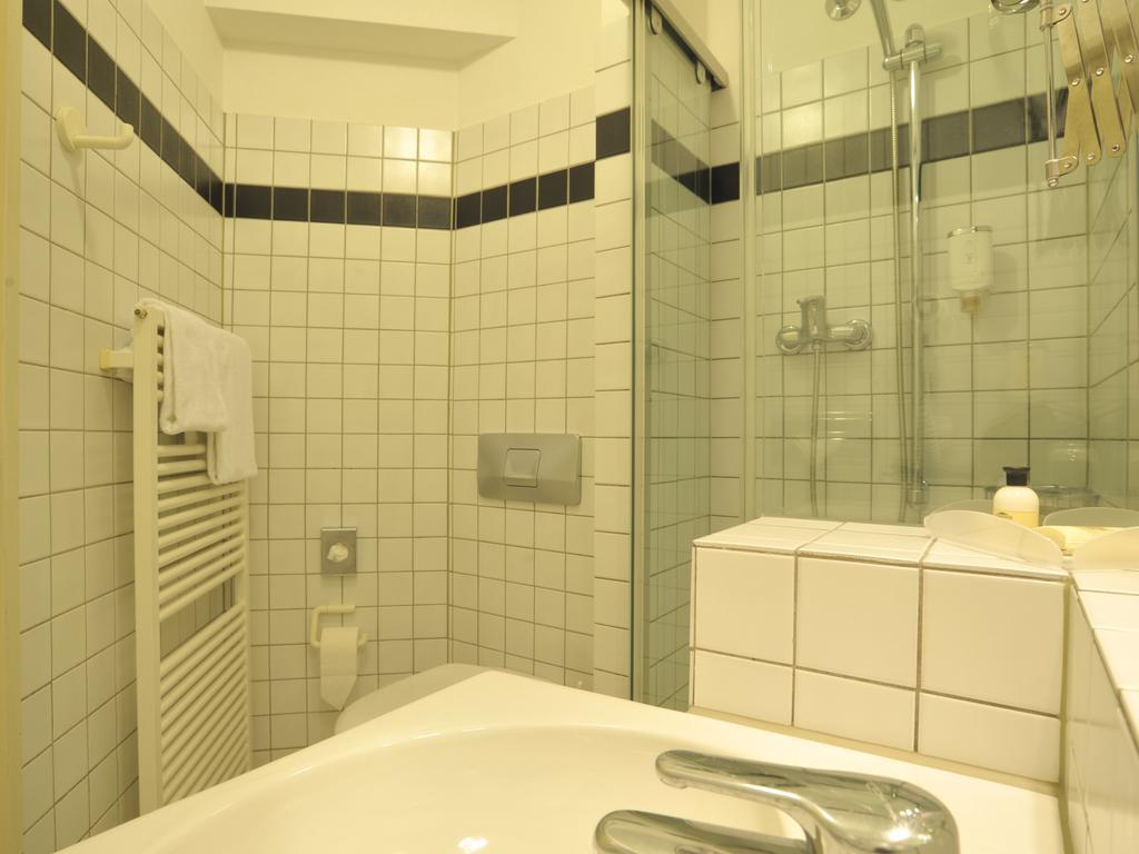 Hotel Rolandsburg Düsseldorf
