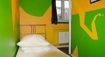 Backpackers - Self Check-in * Düsseldorf