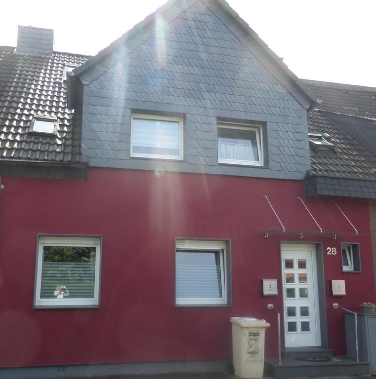 Flughafenapartement Sky View Apartamento Düsseldorf