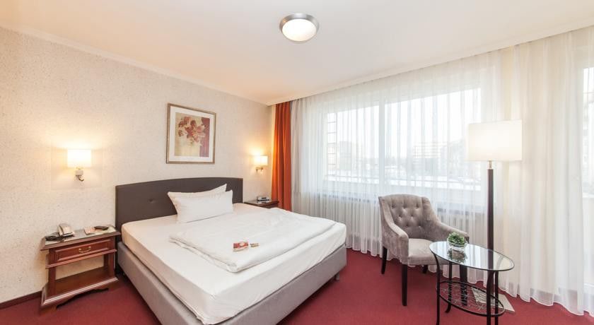 Flora Aparthotel 4*