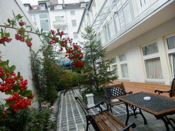 City Lounge Hotel