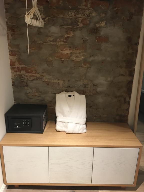 Square 20 *