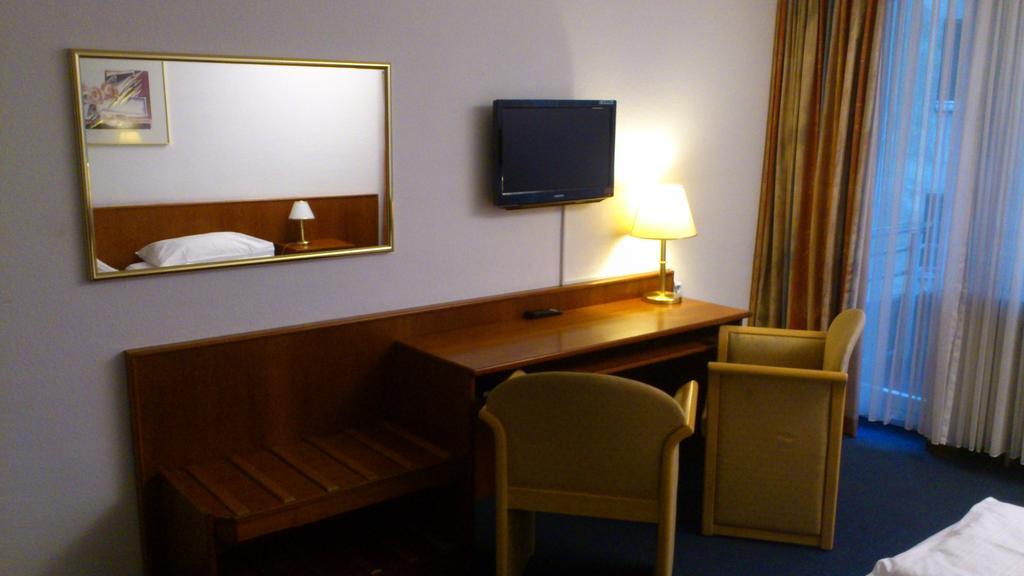 Hotel Acon 3*