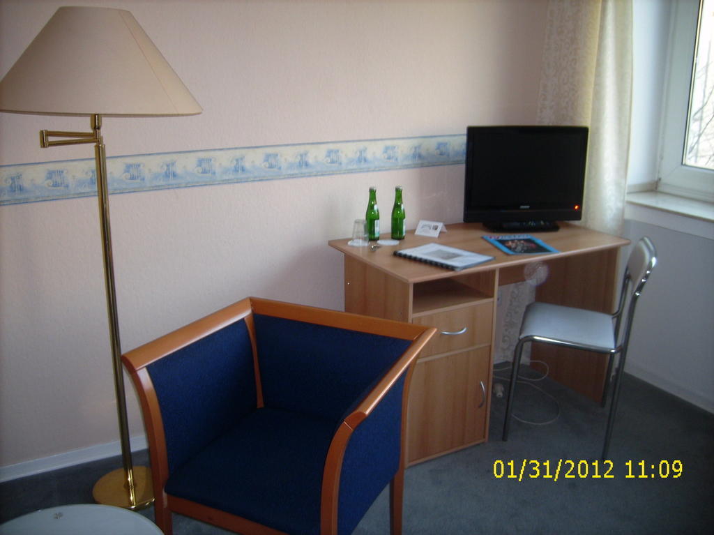 Eu Centralhotel Im Toennchen Guest house Dusseldorf