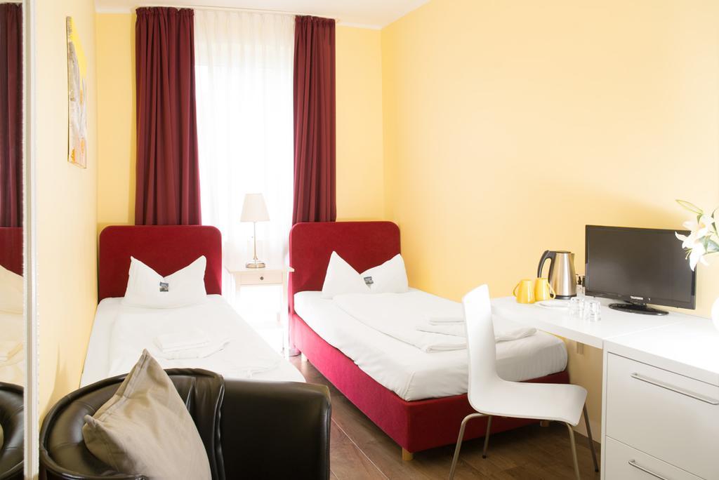 Barcelona Bed & Breakfast Hotel 2*