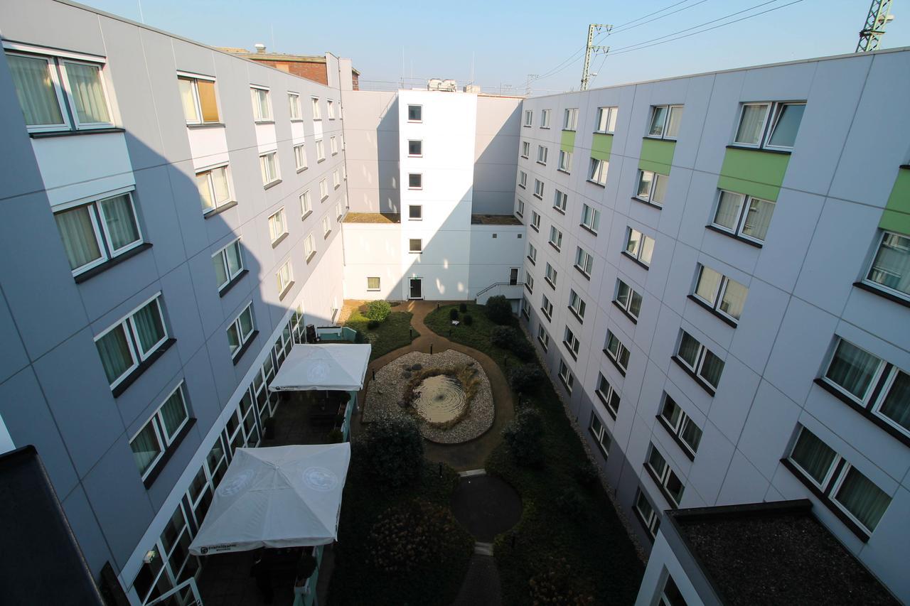 Ibis Hauptbahnhof 2*