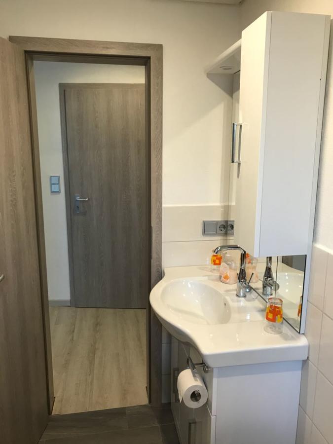 Messe-zimmer Tus-treff 2 Homestay *