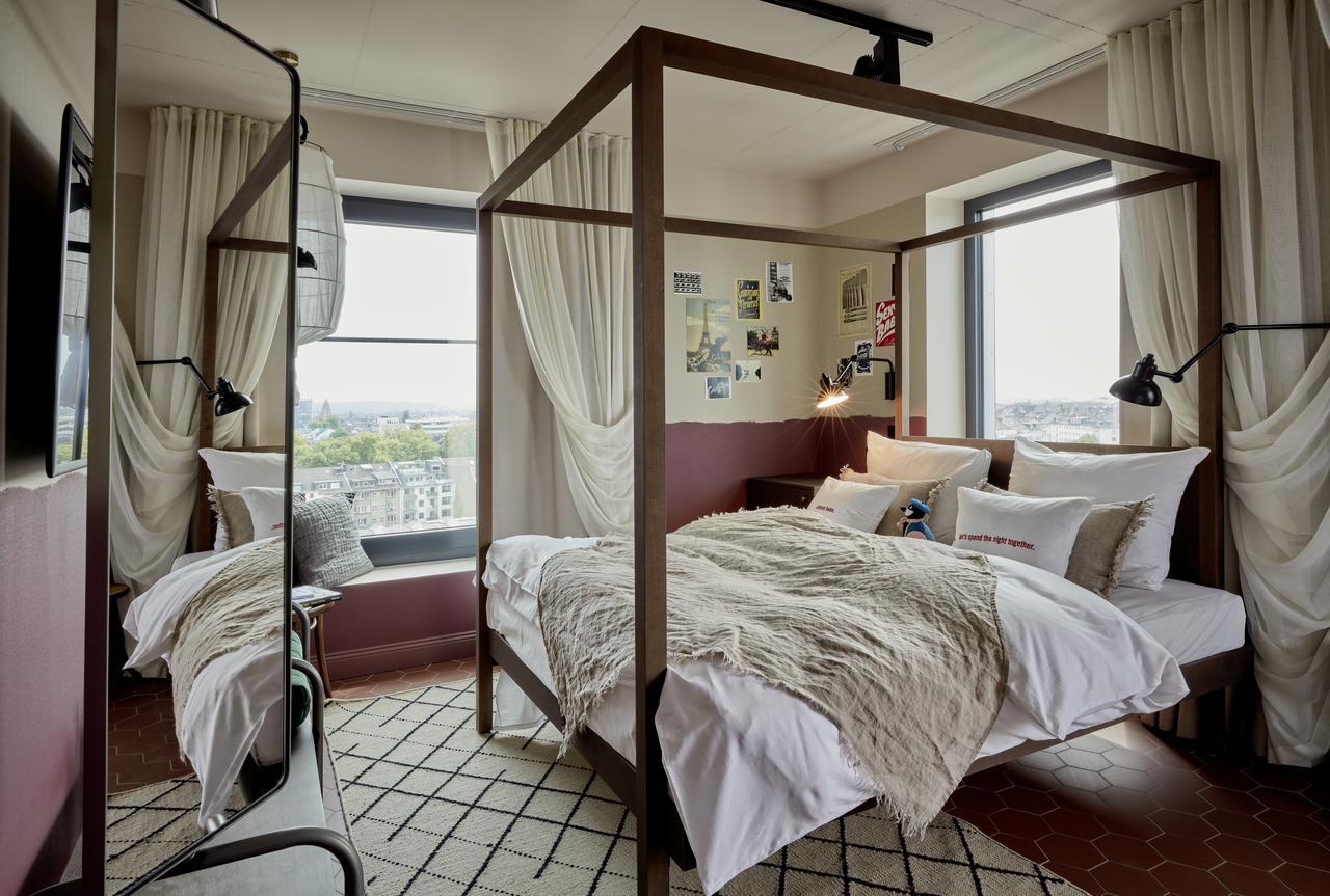 Hotel 25hours Tour 4*