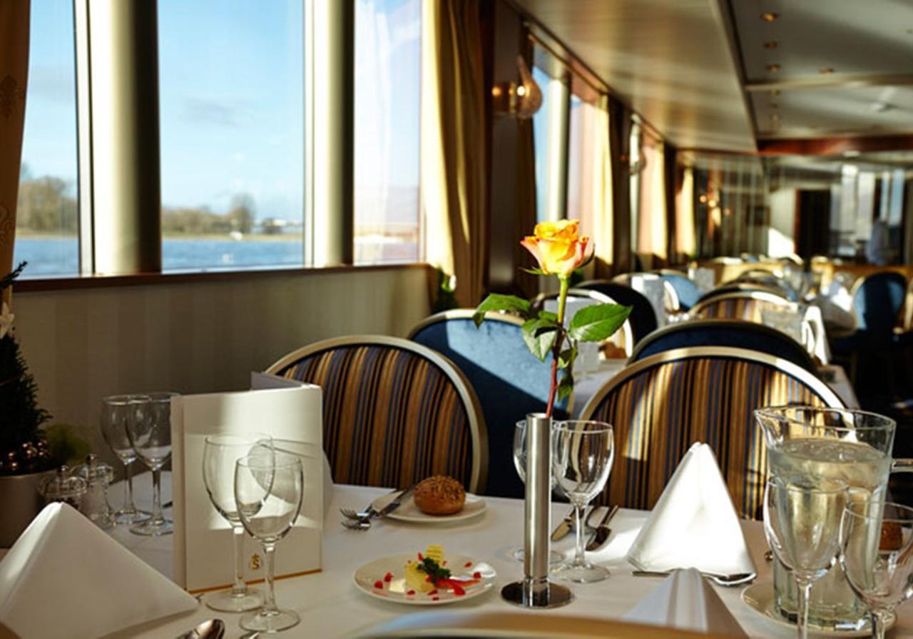 Baxter Hoare Ship 4*