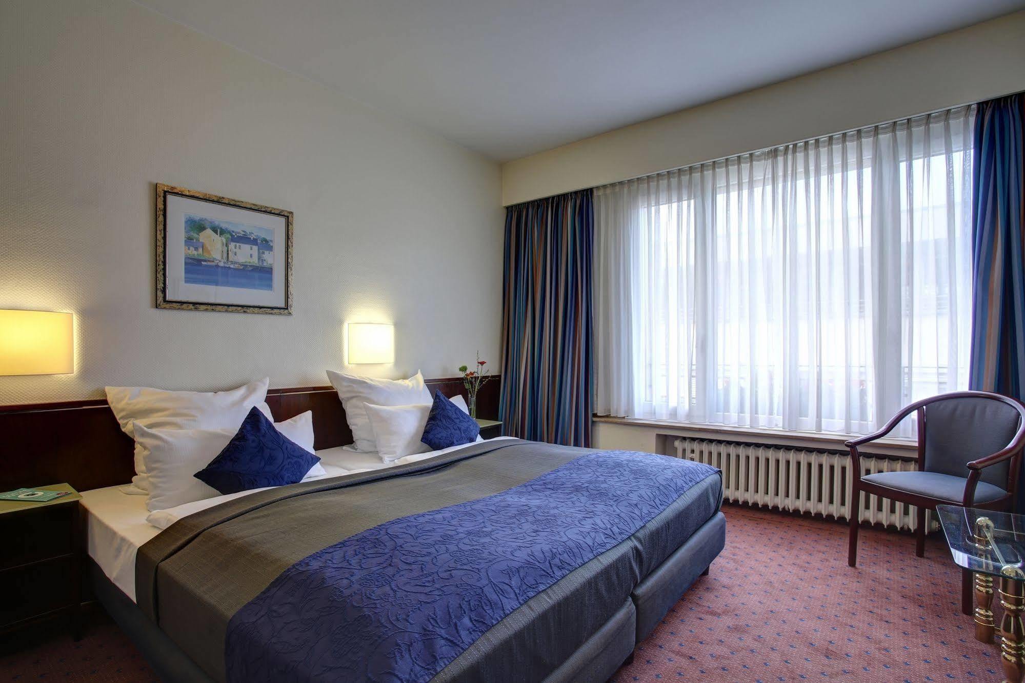 Trip Uebachs 4* Dusseldorf