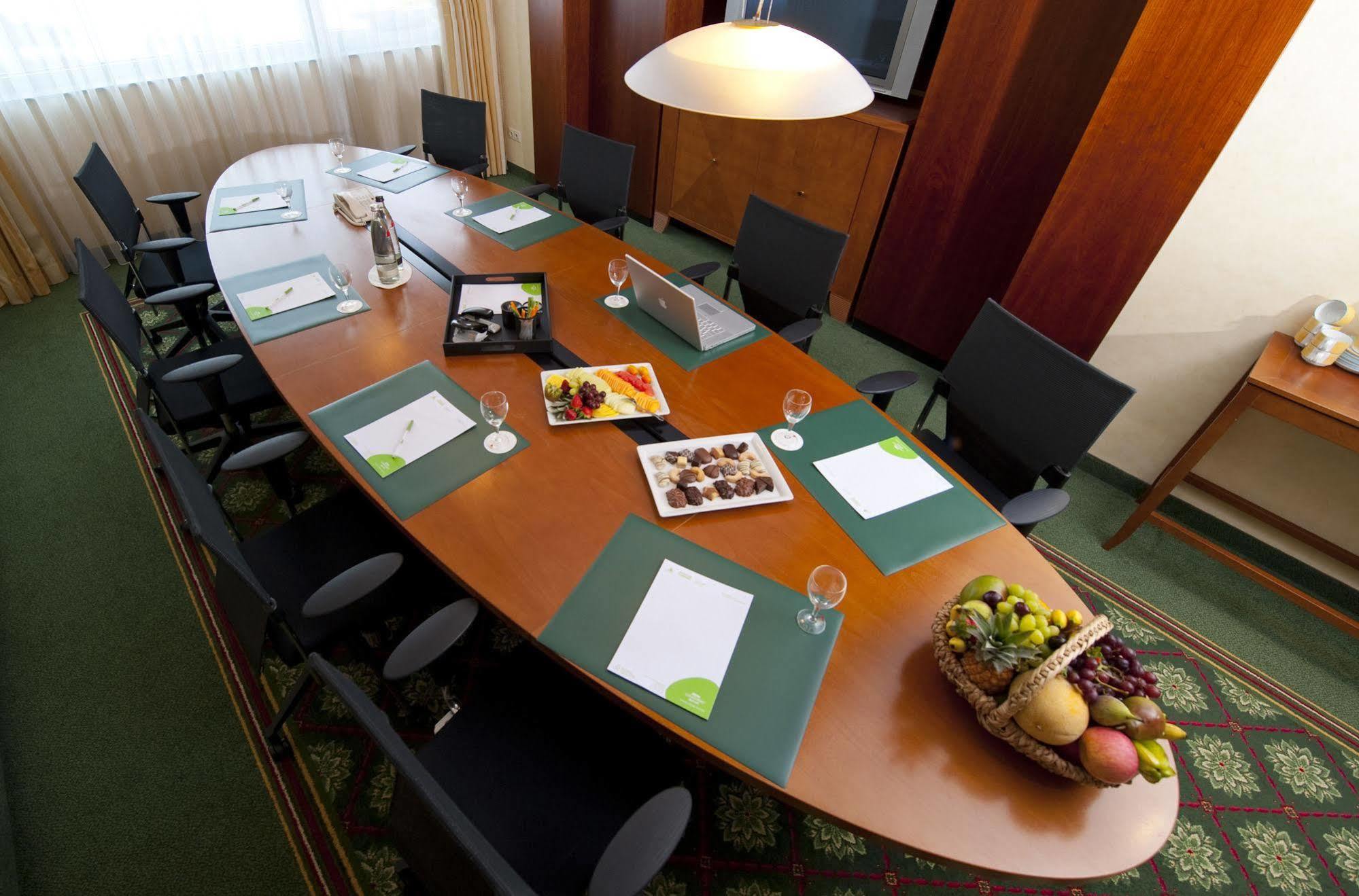 Courtyard By Marriott Hafen Hotel Dusseldorf