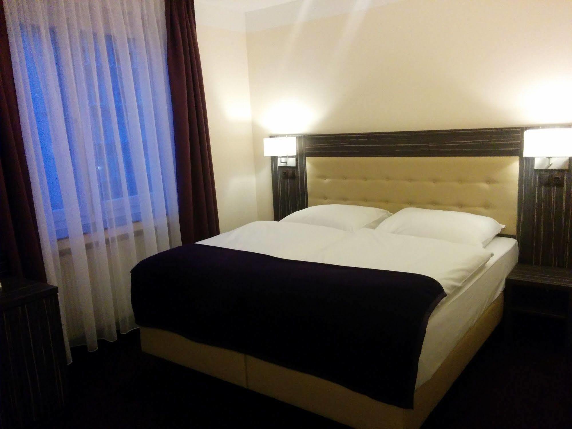 Hotel Famosa Dusseldorf