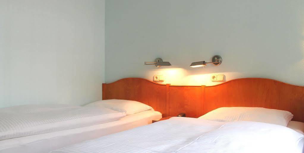 B-hotel 3* Dusseldorf