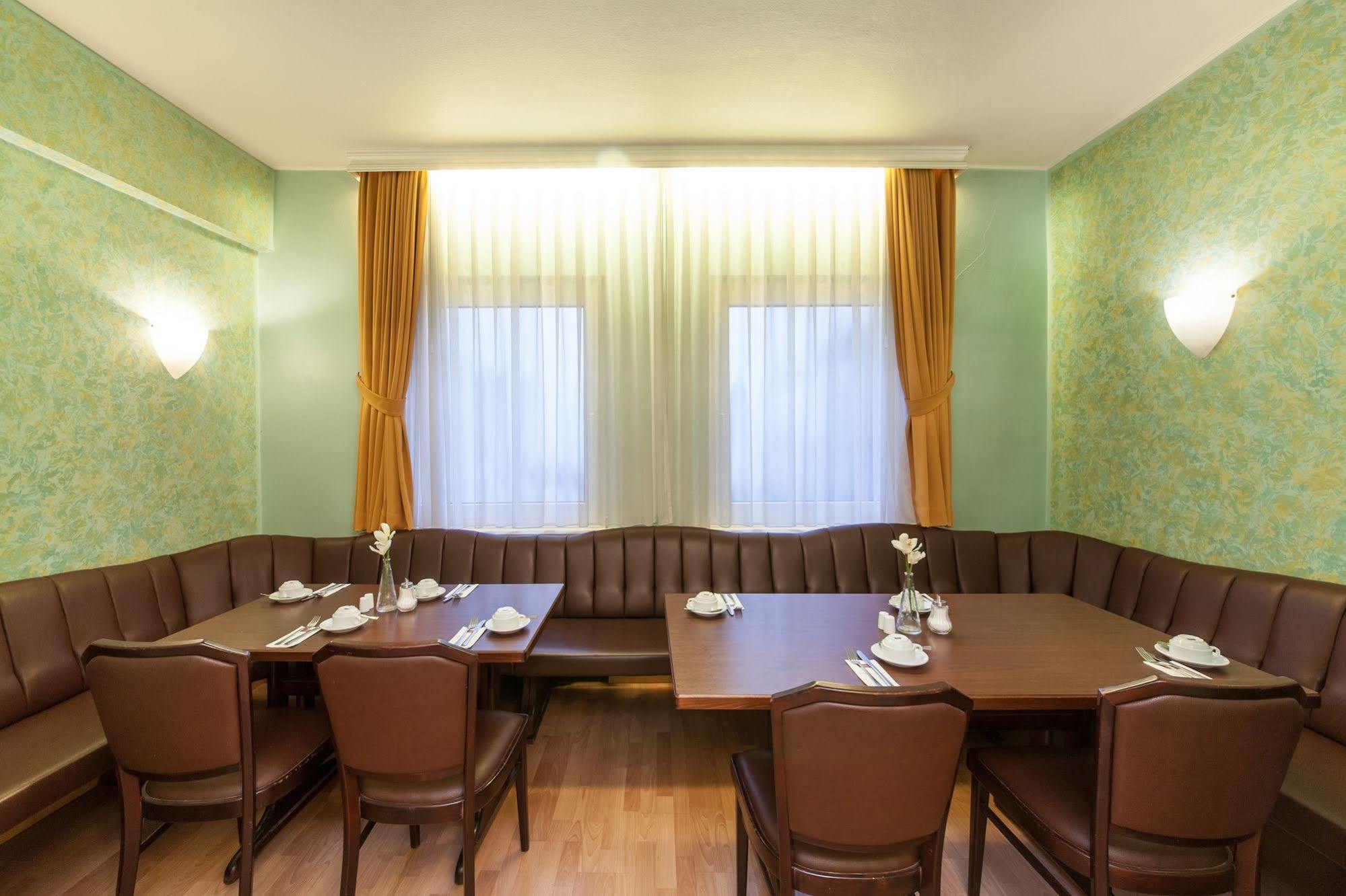 Hotel An Der Oper 3*