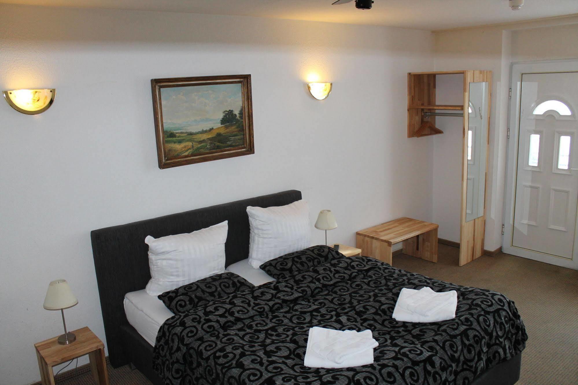 Hotel Lounge 3*