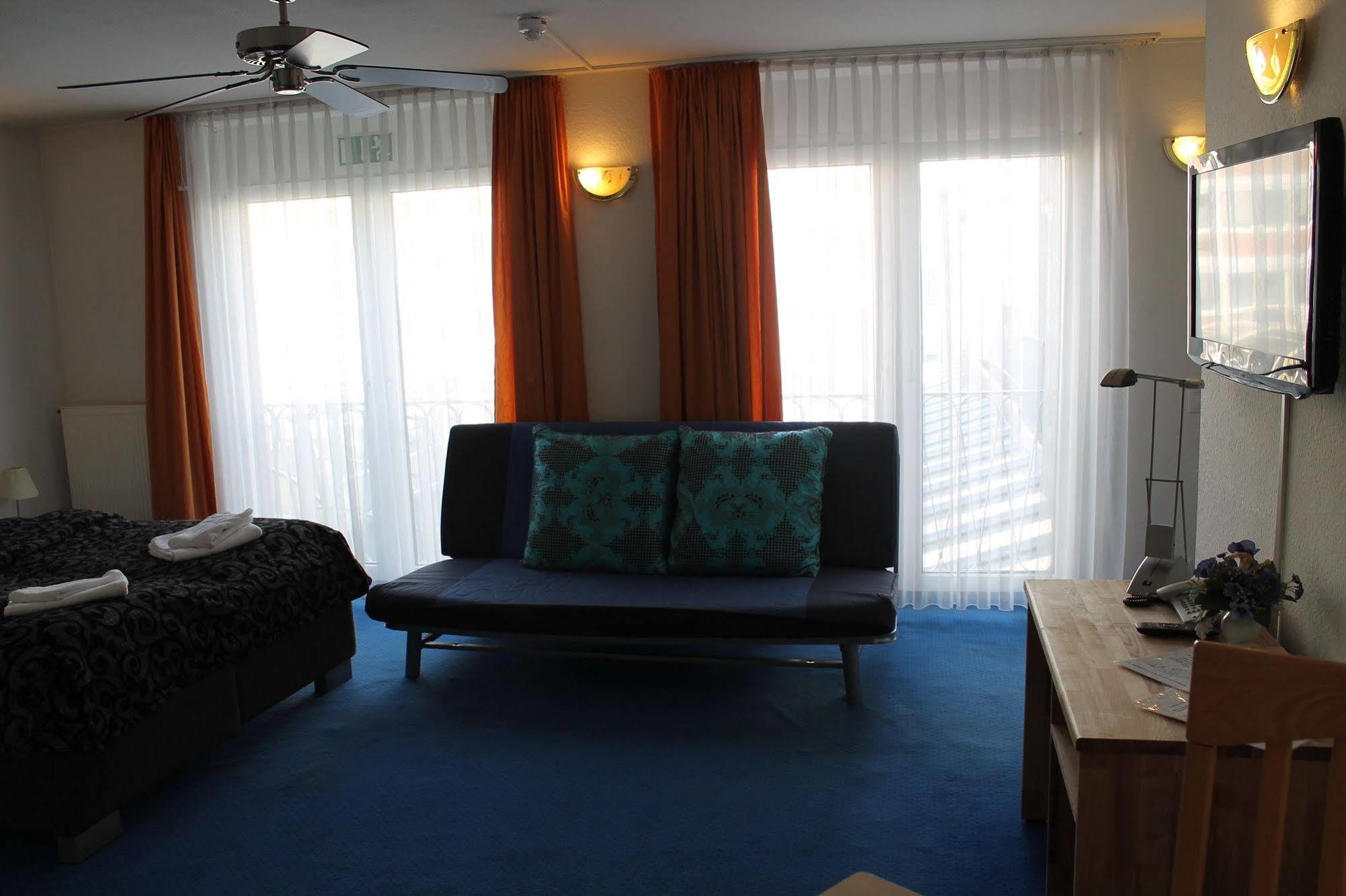 Lounge Hotel