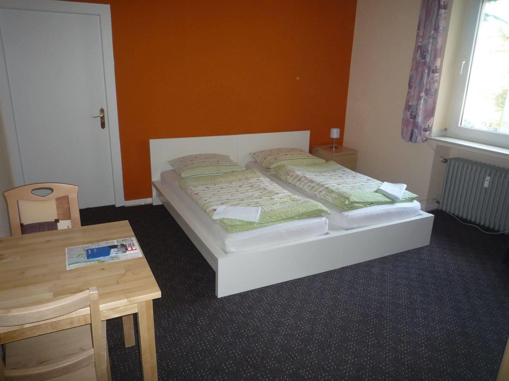 Guest house Gaestehaus Grupello 2*